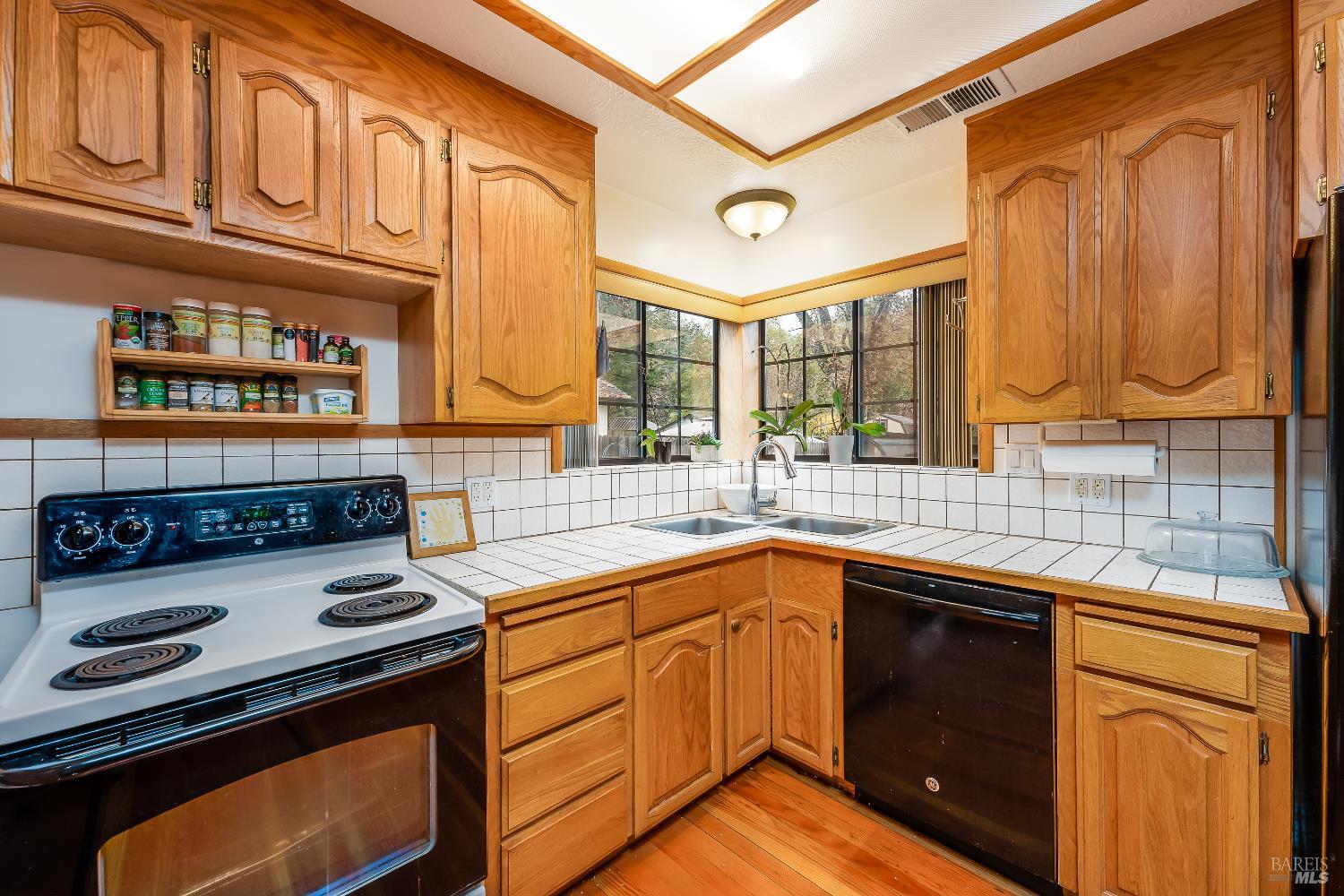 1096 W Standley Street Ukiah CA 95482
