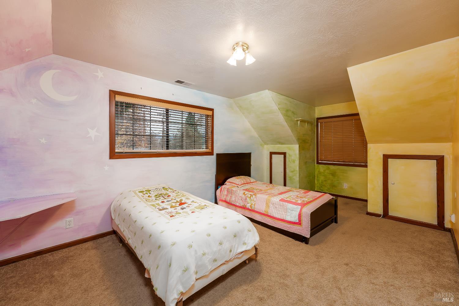1096 W Standley Street Ukiah CA 95482
