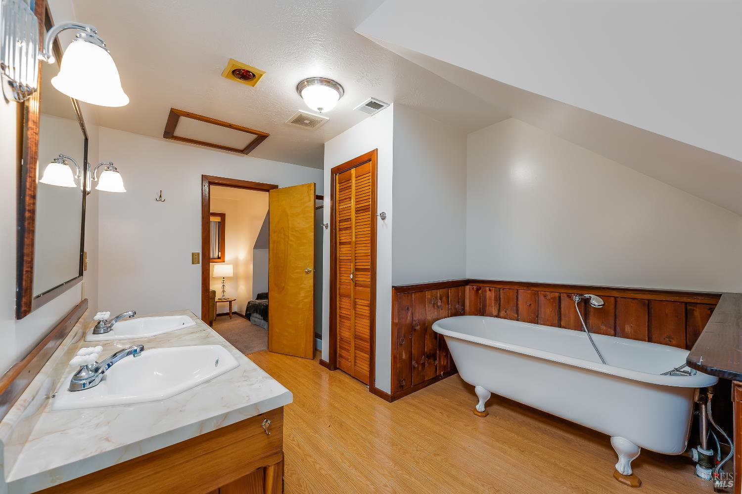 1096 W Standley Street Ukiah CA 95482