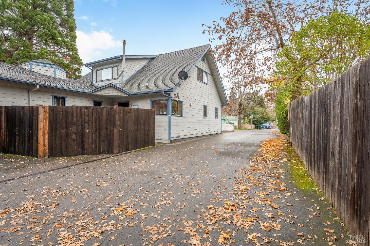 1096 W Standley Street Ukiah CA 95482
