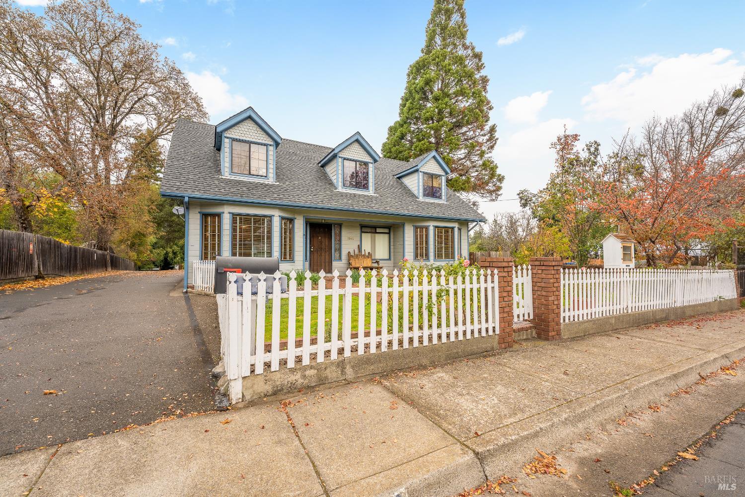 1096 W Standley Street Ukiah CA 95482