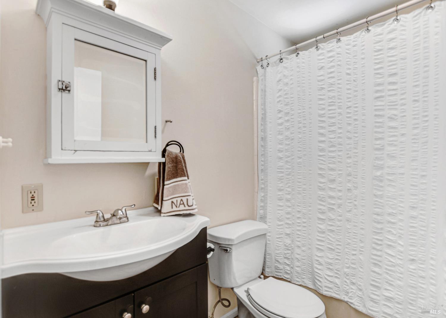 17326-17328 Hillside Avenue Sonoma CA 95476
