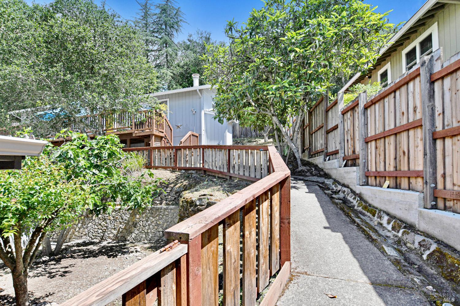 17326-17328 Hillside Avenue Sonoma CA 95476