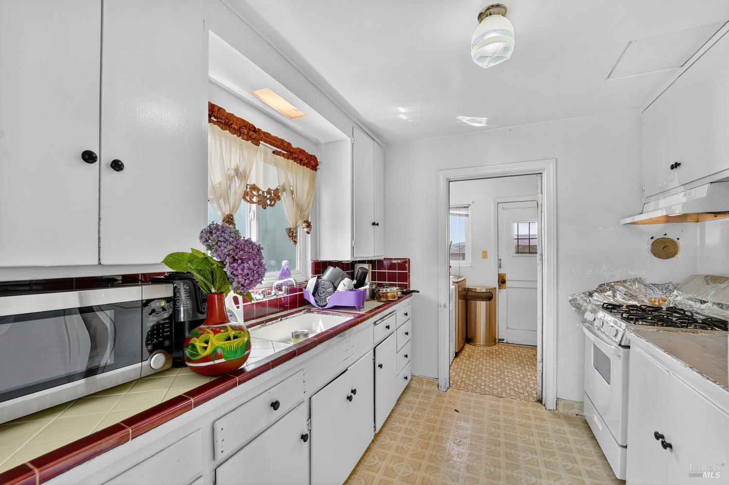 569 18th Street Richmond CA 94801