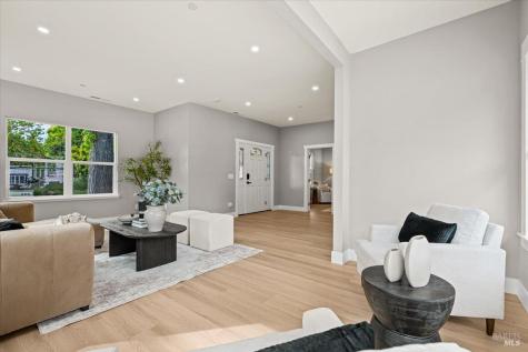 1524 Fair Oaks Court Santa Rosa CA 95404