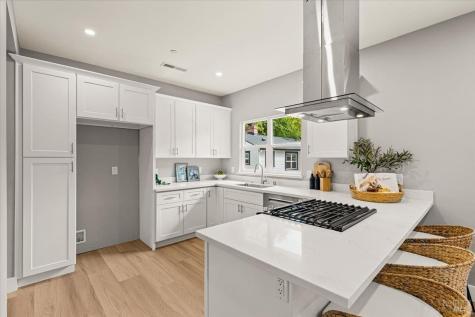 1524 Fair Oaks Court Santa Rosa CA 95404