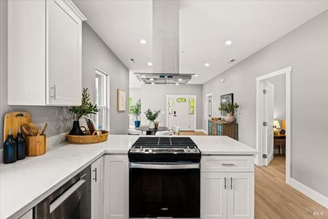 1524 Fair Oaks Court Santa Rosa CA 95404