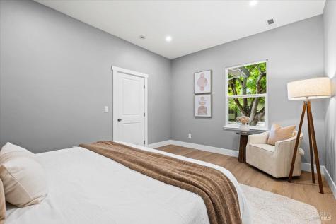 1524 Fair Oaks Court Santa Rosa CA 95404