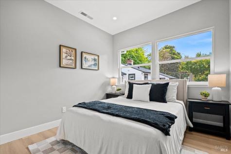 1524 Fair Oaks Court Santa Rosa CA 95404