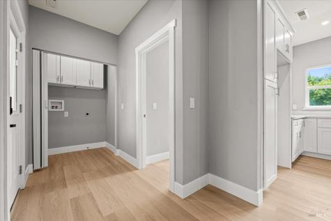 1524 Fair Oaks Court Santa Rosa CA 95404
