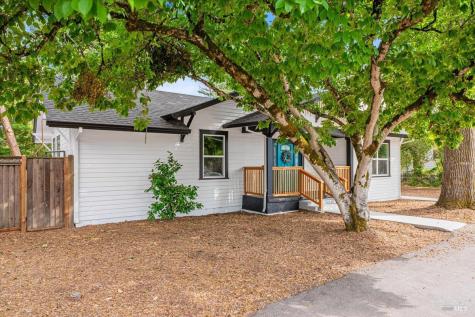 1524 Fair Oaks Court Santa Rosa CA 95404