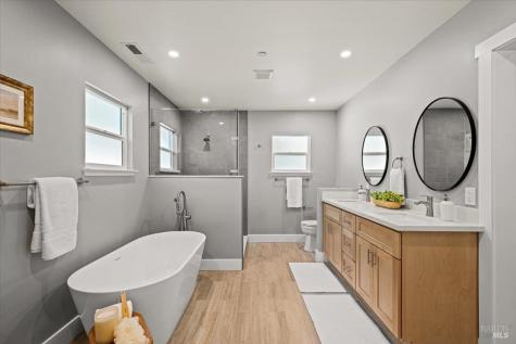 1524 Fair Oaks Court Santa Rosa CA 95404
