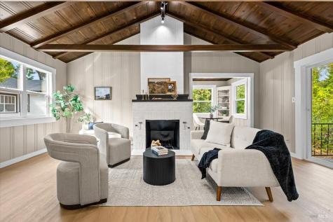 1524 Fair Oaks Court Santa Rosa CA 95404