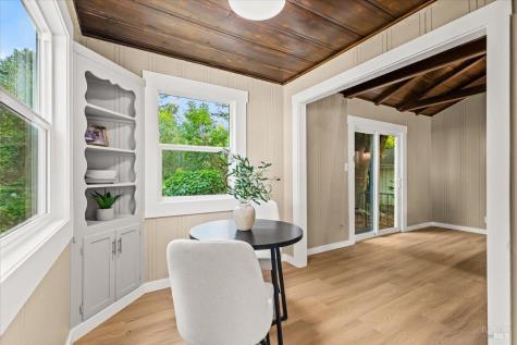 1524 Fair Oaks Court Santa Rosa CA 95404