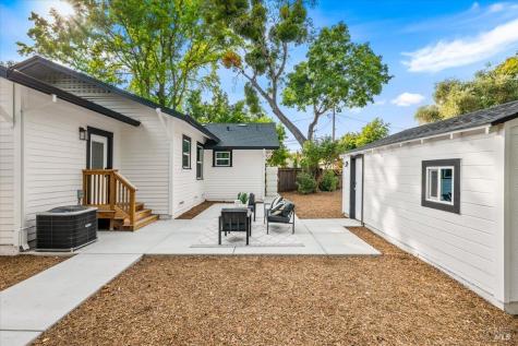 1524 Fair Oaks Court Santa Rosa CA 95404