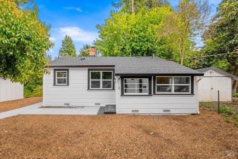 1524 Fair Oaks Court Santa Rosa CA 95404