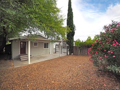 115-117 School House Lane Geyserville CA 95441