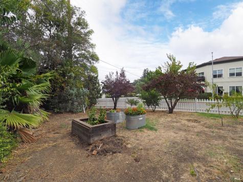 115-117 School House Lane Geyserville CA 95441