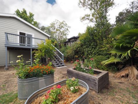 115-117 School House Lane Geyserville CA 95441