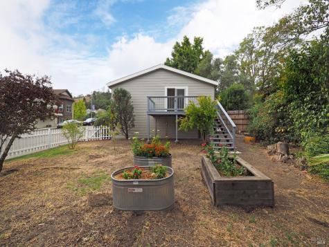 115-117 School House Lane Geyserville CA 95441