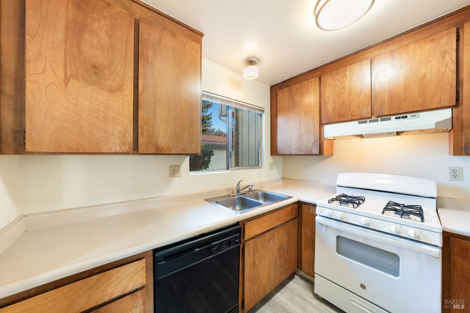 960 Marlene Street Ukiah CA 95482