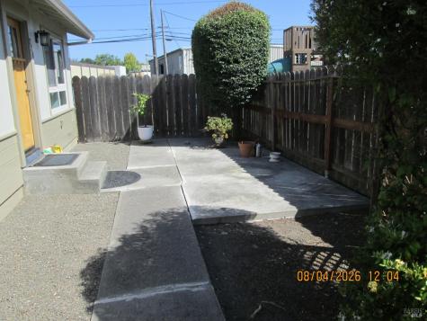 227-229 Decker Street Santa Rosa CA 95401