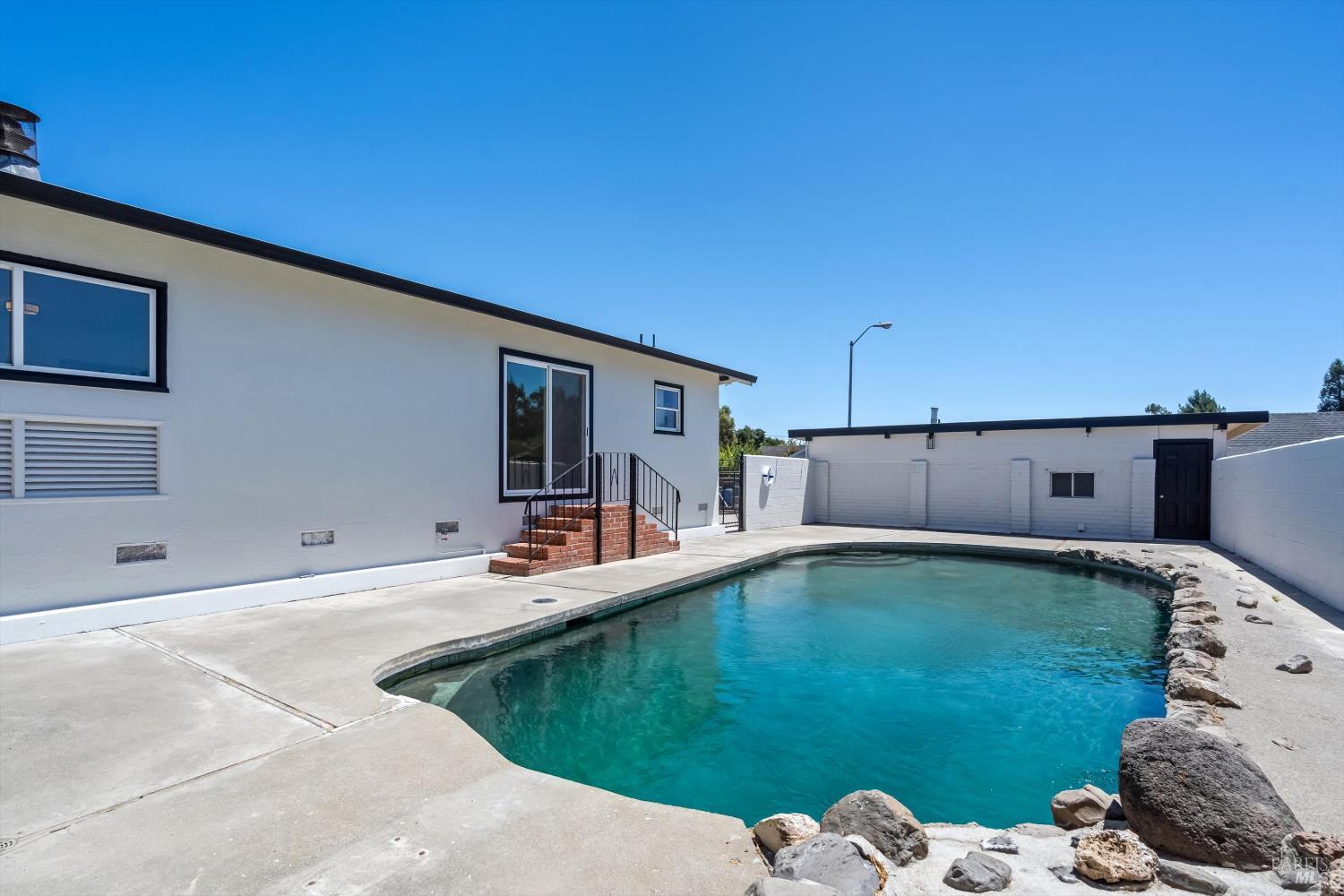 720-724 Liberty Road Petaluma CA 94952