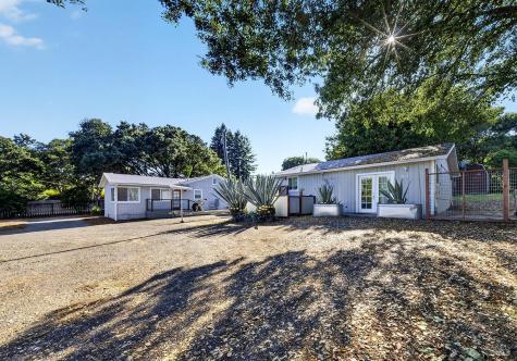 8813-8815 Petaluma Hill Road Penngrove CA 94951