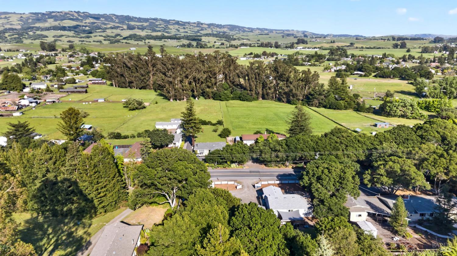 8813-8815 Petaluma Hill Road Penngrove CA 94951