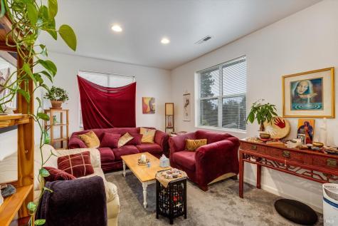 1171-1173 Gravenstein Highway S Sebastopol CA 95472