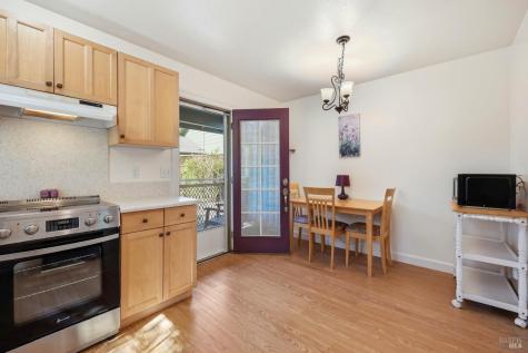 180-178 Barrio Way Windsor CA 95492