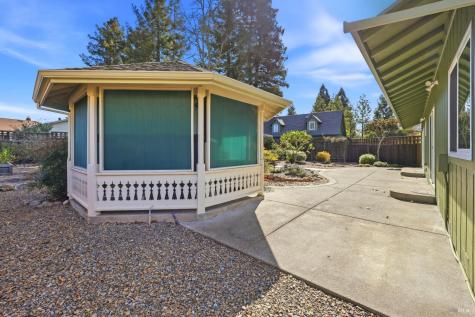 180-178 Barrio Way Windsor CA 95492