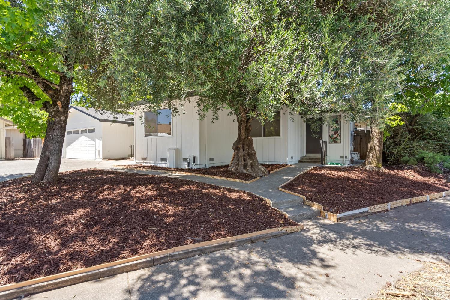 1821-1825 Mission Boulevard Santa Rosa CA 95409