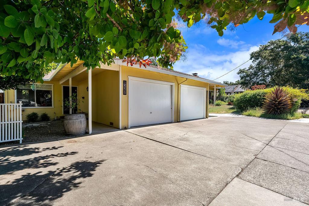 327-329 Plaza Street Healdsburg CA 95448