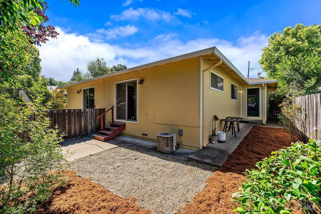 327-329 Plaza Street Healdsburg CA 95448