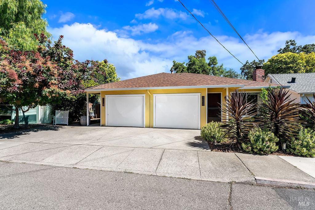 327-329 Plaza Street Healdsburg CA 95448