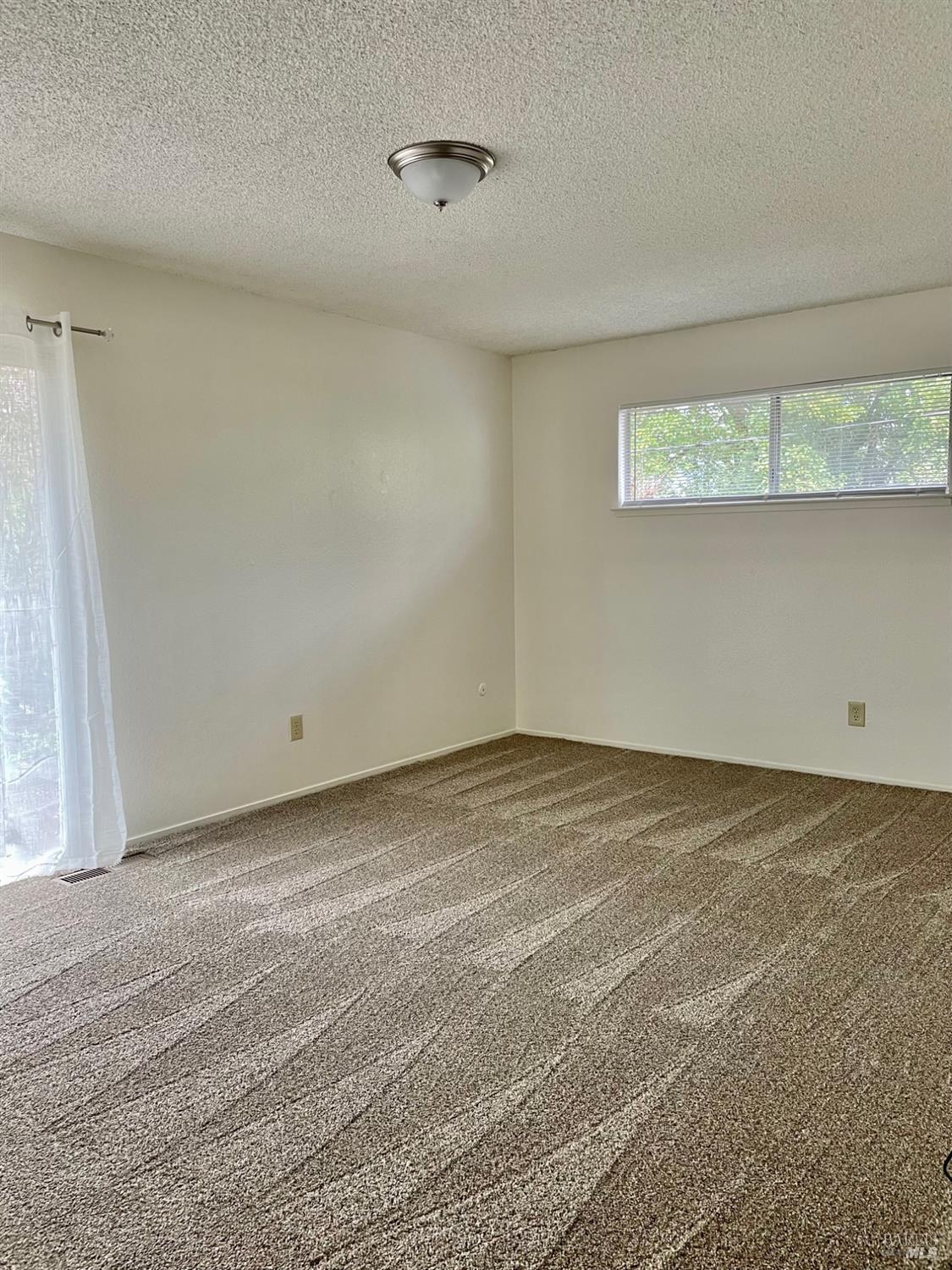 327-329 Plaza Street Healdsburg CA 95448