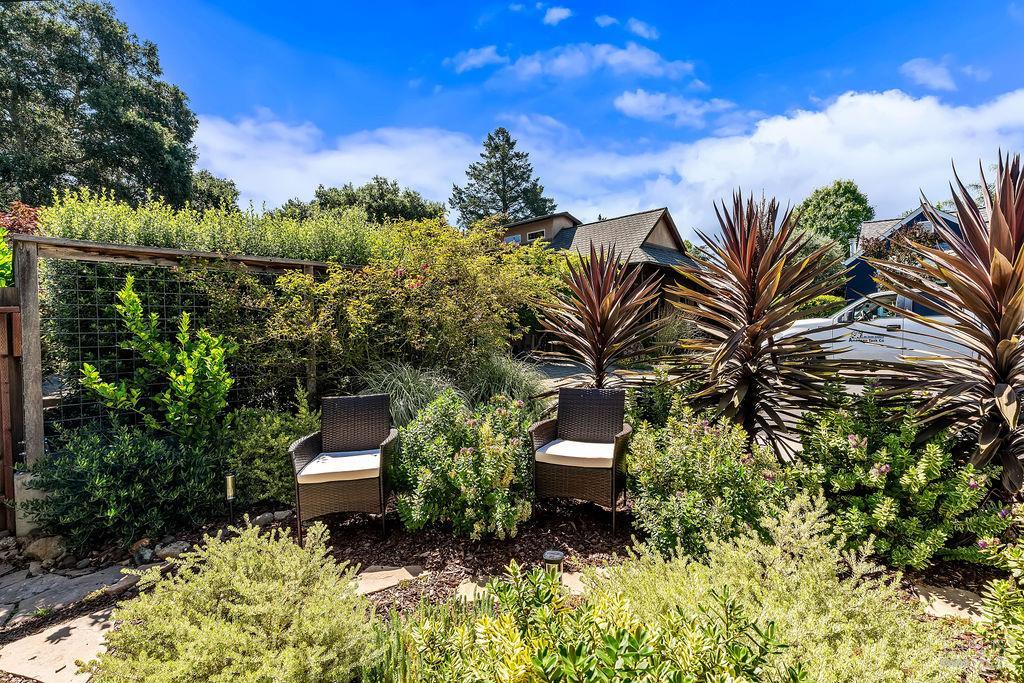 327-329 Plaza Street Healdsburg CA 95448