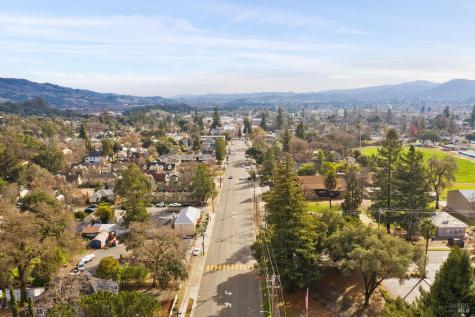 504 N Cloverdale Boulevard Cloverdale CA 95425