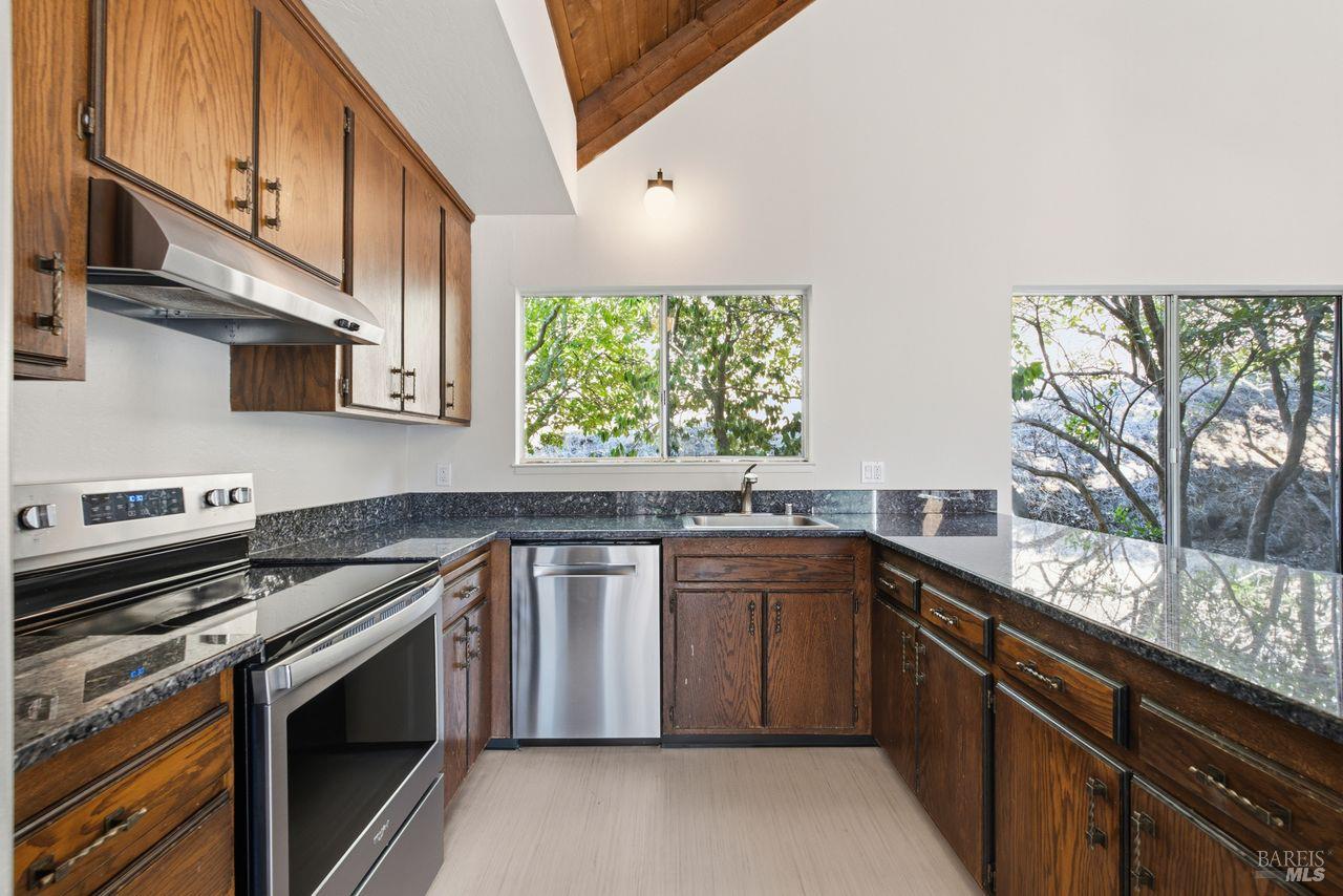 105-107 Elizabeth Way San Rafael CA 94901