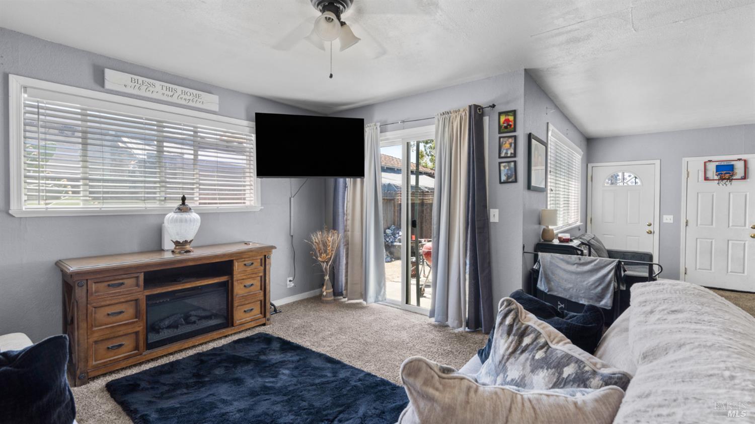 148 Woodbury Circle Vacaville CA 95687