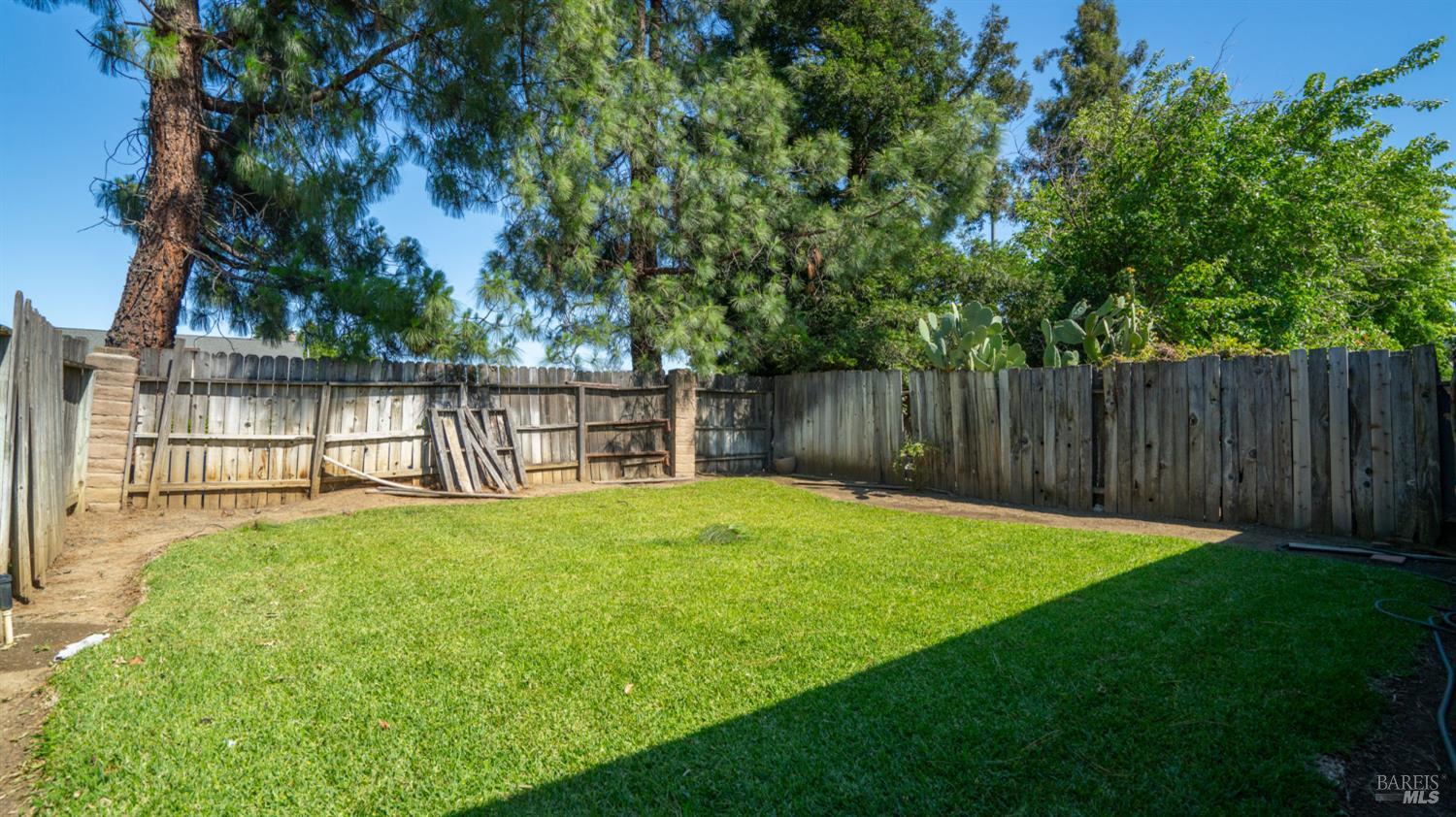 148 Woodbury Circle Vacaville CA 95687
