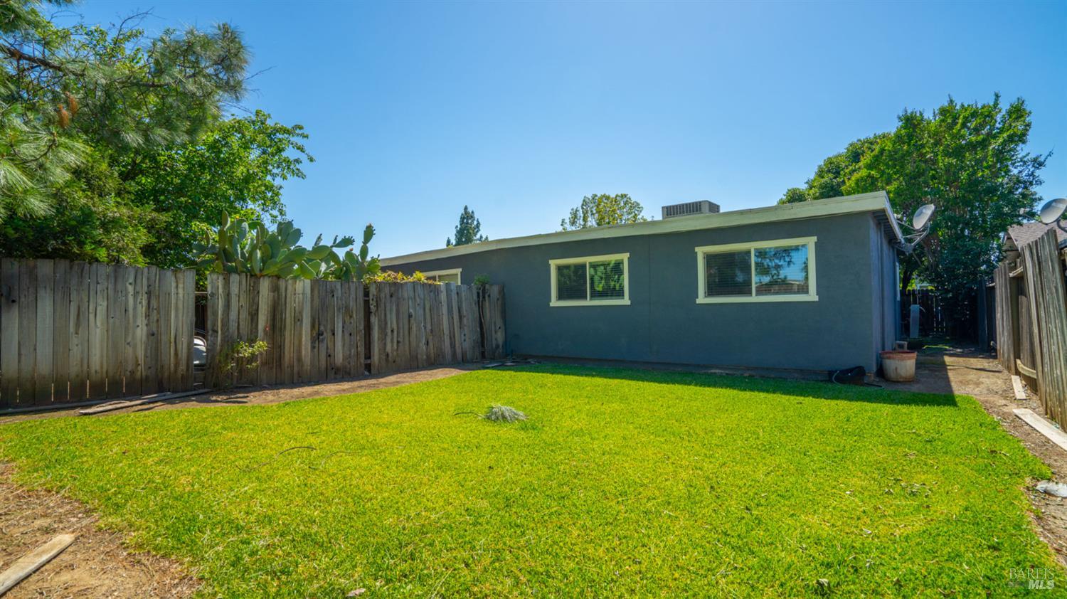 148 Woodbury Circle Vacaville CA 95687