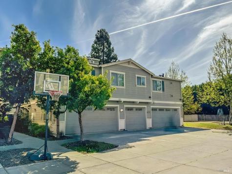 2476-2480 Avignon Circle Santa Rosa CA 95403