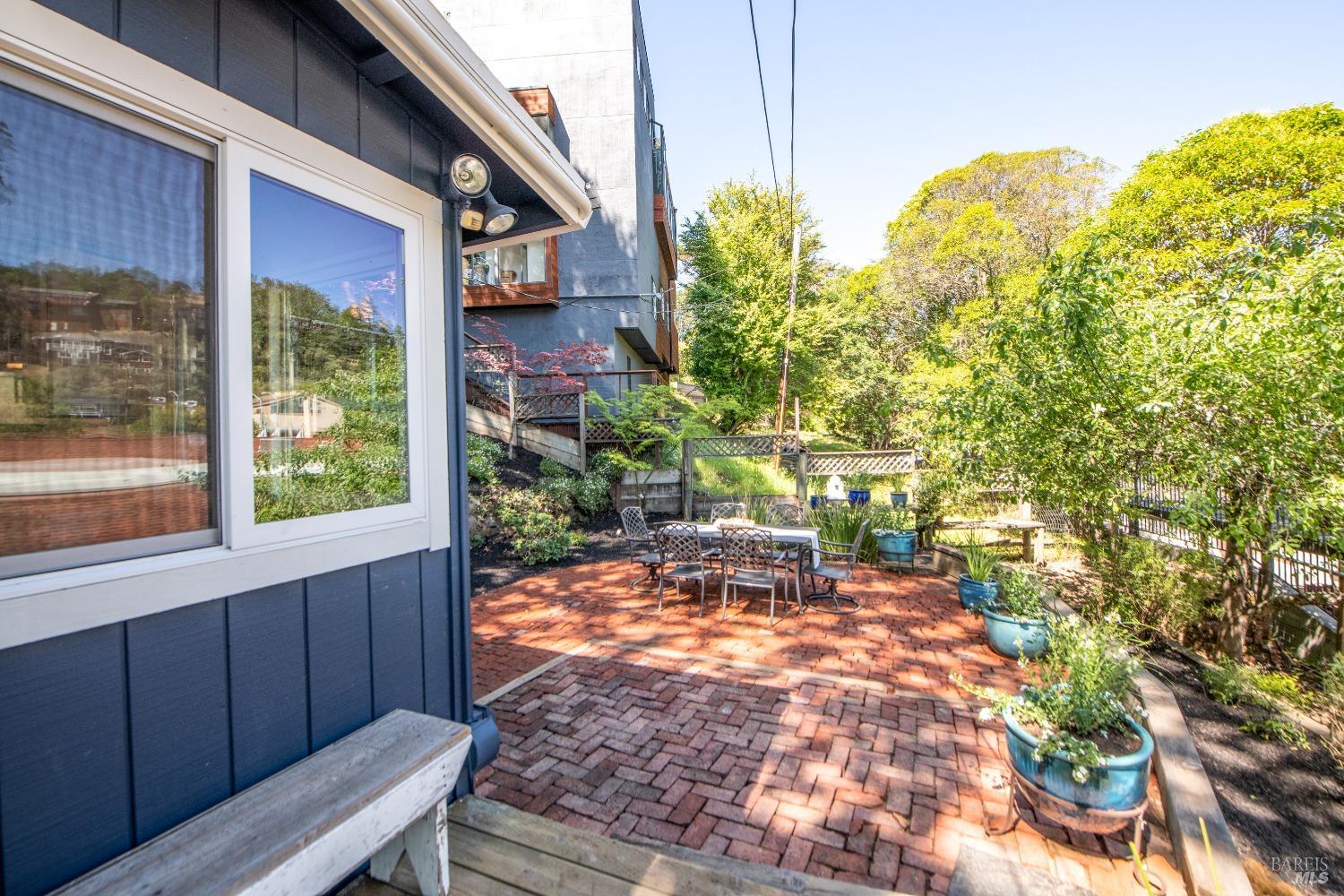 251 W End Avenue San Rafael CA 94901