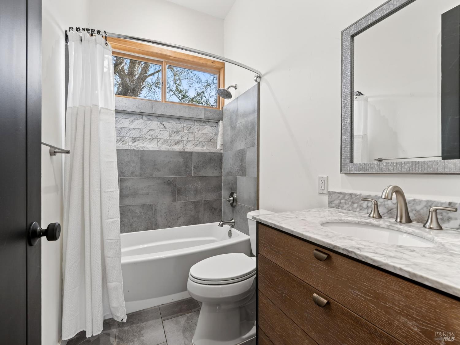 540 S Cloverdale Boulevard Cloverdale CA 95425