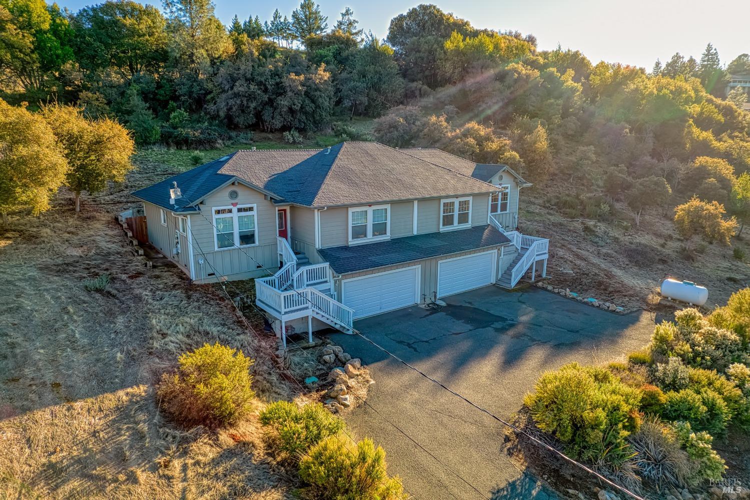 10401 Point Lakeview Road Kelseyville CA 95451