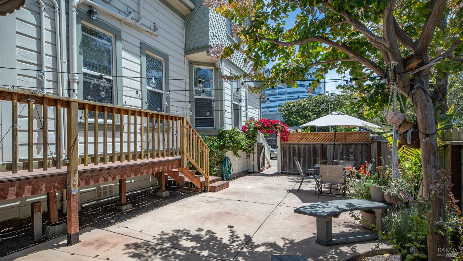 3229 Elm Street Oakland CA 94609