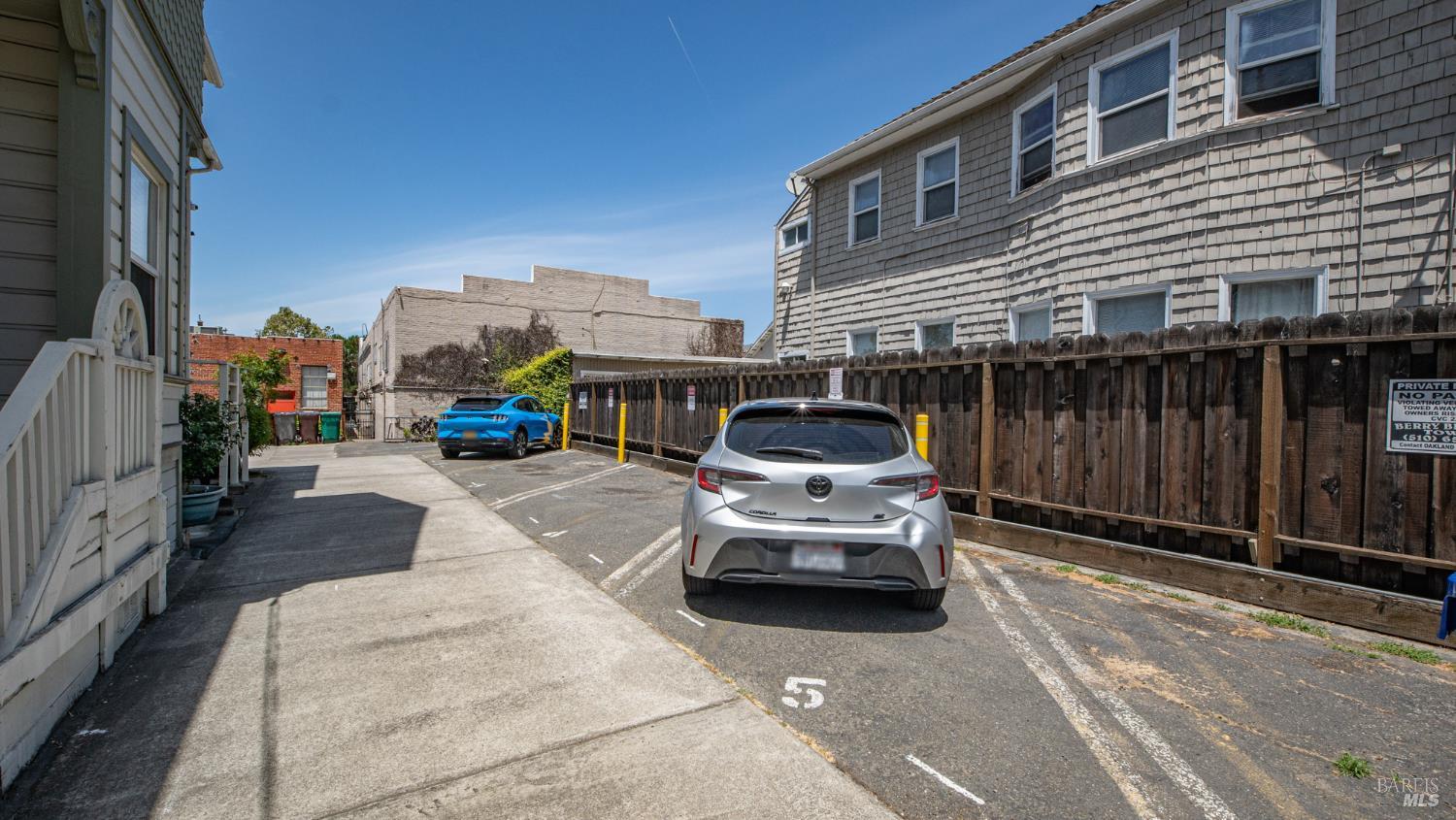 3229 Elm Street Oakland CA 94609
