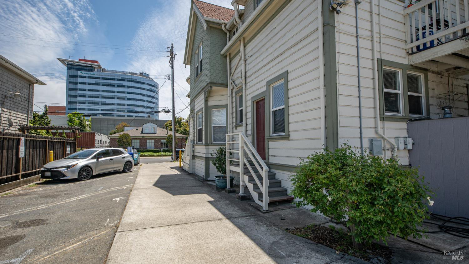 3229 Elm Street Oakland CA 94609